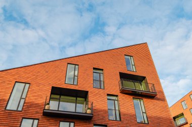 Üçgensel olarak en tepedeki apartman tasarımı