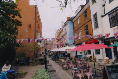 Windsor Kalesi çıkışının dışında meşgul yan ağı