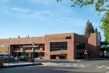 Sacramento 'daki California Eyalet Demiryolu Müzesi binası