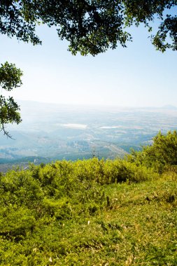 Vadi, dağlar, yeşillik, manzara, manzara, ufuk, mavi gökyüzü.