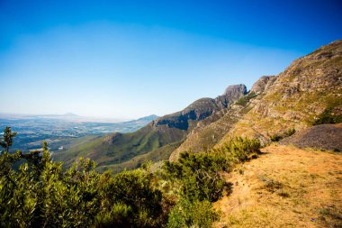 Vadi, dağlar, yeşillik, manzara, manzara, ufuk, mavi gökyüzü.