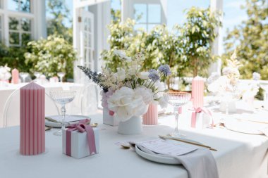 Gelin duşu masası pembe ve beyaz