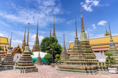 Wat Pho Budist Tapınağı, Bangkok 'taki Stupas