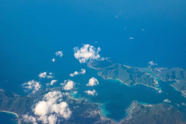 Japonya 'da seyahat ederken Okinawa Adaları' nın okyanus manzarası.