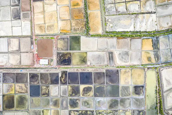 Tuz düzlüklerinin, Phetchaburi 'nin, Tayland' ın genel manzarası