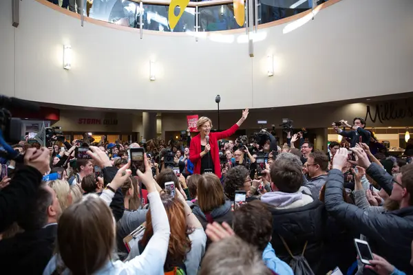 Elizabeth Warren Rallisi, Iowa Komitesi 2020