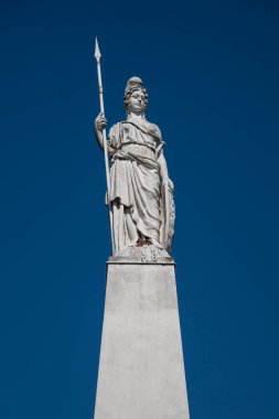 Buenos Aires 'in merkezinde beyaz dikilitaş heykel, Arjantin