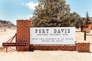Fort Davis Ulusal Tarihi Sitesi Teksas Güneşi Giriş İşareti