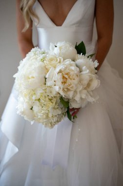 Gelin Tutucu Beyaz Düğün Buketi