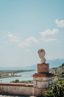 Arnavutluk 'un Butrint Lagoon Manzaralı Klasik Baskın