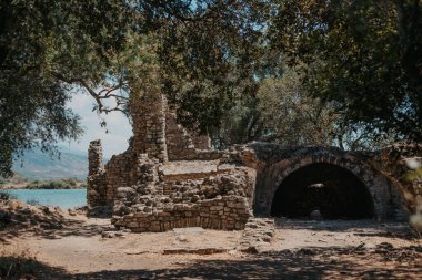 Arnavutluk 'un Butrint Arkeoloji Alanında Roma Ticaret Evi Harabeleri