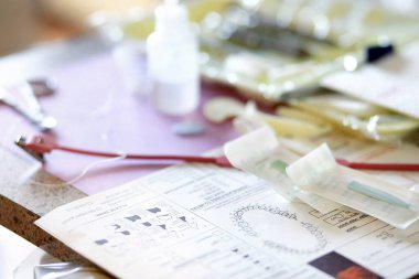 Diş sağlığı kliniği şeması ve çeşitli ögeler
