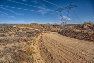 Arizona Havzası 'ndaki elektrik hatları