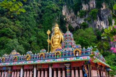 Batu Mağaraları ve Murugan heykeli. Gombak, Selangor Malezya