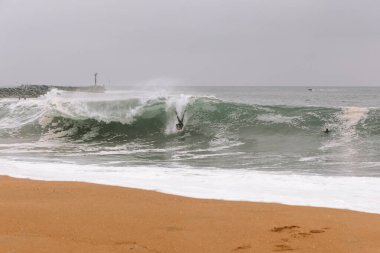 Bodyboard Wedge 'de hava alıyor, Newport' ta büyük gün