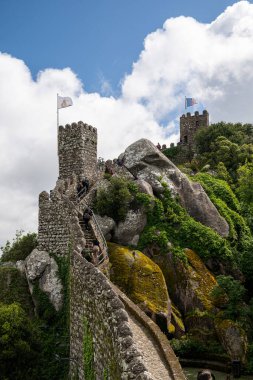 Eski tarihî Mağribi Kale duvarları ve kulelerine güzel bir manzara