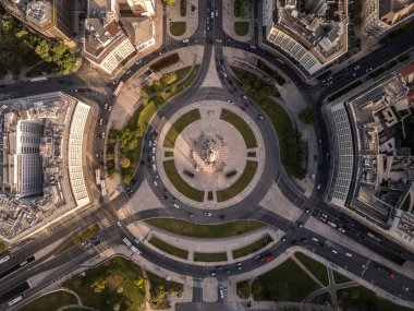 Eski tarihi Marques de Pombal döner kavşağına güzel bir hava manzarası