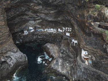 La Palmas Engebeli Kıyısındaki Kayalık Balıkçı Köyü