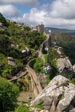 Eski tarihî Mağribi Kale duvarları ve kulelerine güzel bir manzara