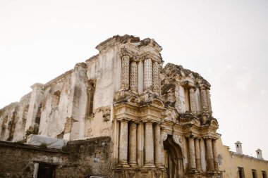 Antigua, Guatemala 'daki Iglesia del Carmen kalıntıları.