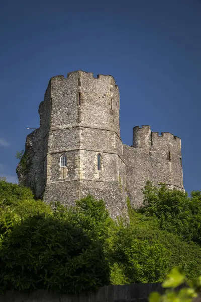 Lewes, İngiltere 'deki ortaçağ tarihi şatosunun güzel manzarası.