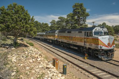 Büyük Kanyon Tren Yolcu Treni GGC köyünde durdu.