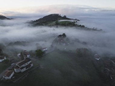 Sabahın ilk sisi havadan görünüyor.