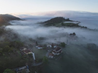 Sabahın ilk sisi havadan görünüyor.