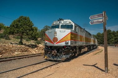 Büyük Kanyon Tren Yolcu Treni GGC köyünde durdu.
