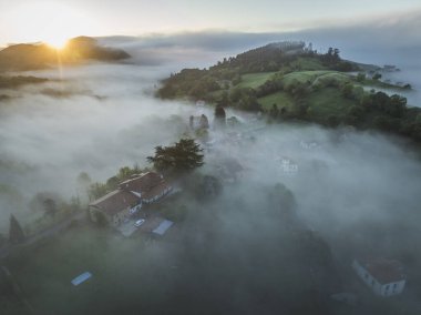 Sabahın ilk sisi havadan görünüyor.
