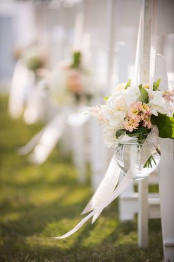 Kıyı Çiçekleriyle Yaz Düğünü Dekorasyonu