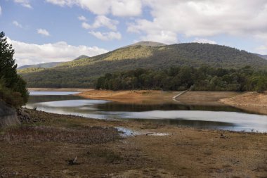 Maroondah rezervuarı su seviyesinin yüzde 20 olduğunu gösteriyor.