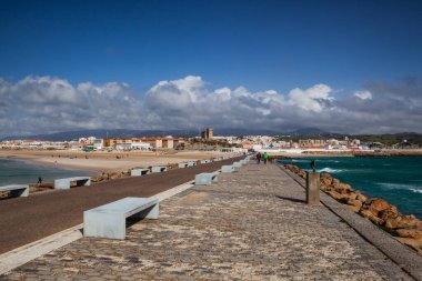 Tarifa kıyısındaki Las Palomas adasından görüntü