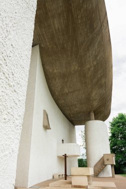 Notre-Dame du Haut 'un yan görüntüsü, Ronchamp France