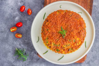Frittata Bir Tabak Üstü Aşağı Fotoğrafta