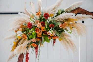 Kırsal Sonbahar Düğün Çiçek Kemeri