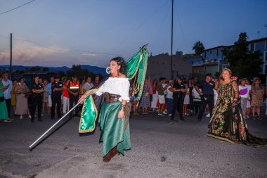 Villajoyosa 'daki geçit töreninde avcılar