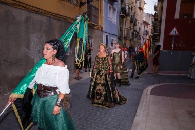 Villajoyosa 'daki geçit töreninde avcılar