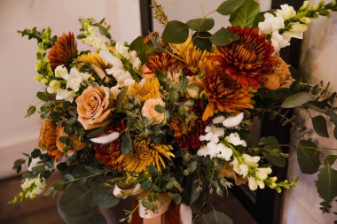 Kırsal Sonbahar Düğün Gelini Çiçeği