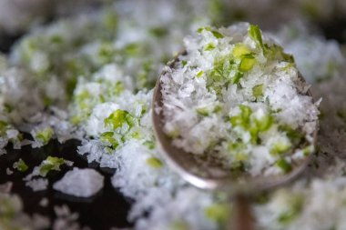 Sarımsak desenli Bitirici Tuz Gümüş Kaşıklı Kurutma Tepsisi