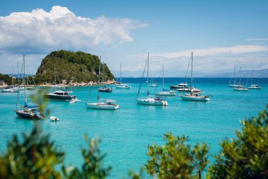 Yelkenli ve Yatlı Tranquil Körfezi