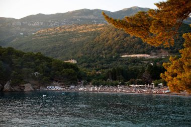 Gün batımında Huzur Sahil Koyu