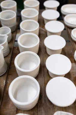 Seramik ve Çömlek Stüdyosu Sanatçısı