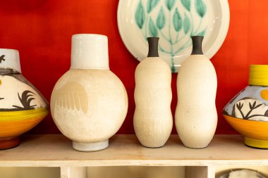 Seramik ve Çömlek Stüdyosu Sanatçısı