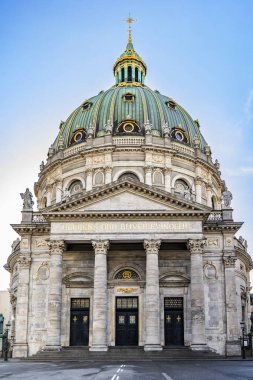 Tarihi Frederik Kilisesi mimari bir mucizedir.