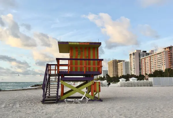 Cankurtaran istasyonunda gün doğumu