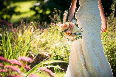Gelin Tutma Buketi Sunlit Garden, Newport, Rhode Island