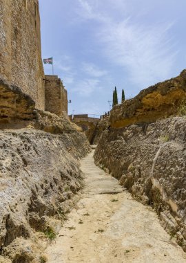 El Catllar Şatosu - Tarragona yakınlarında 11. yüzyılda kuruldu.