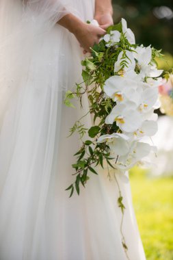 Gelin Tutma Beyaz Orkide Düğün Buketi