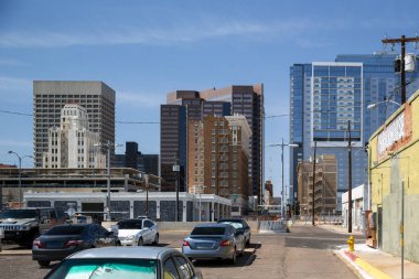 Phoenix şehir merkezindeki arka otopark, AZ